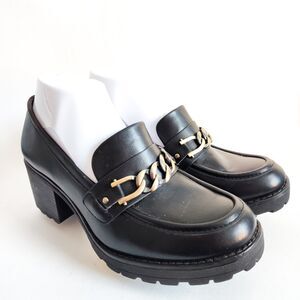White Mountain Loafers Size 8.5 Faux Leather Black Chunky Heel Chain Lug Sole